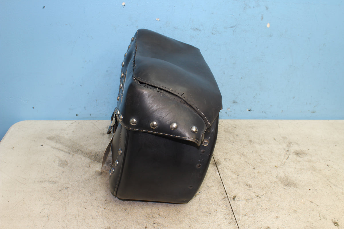 05-25 Suzuki Boulevard VL800 C50 Right Saddle Bag Storage Luggage *DMG*