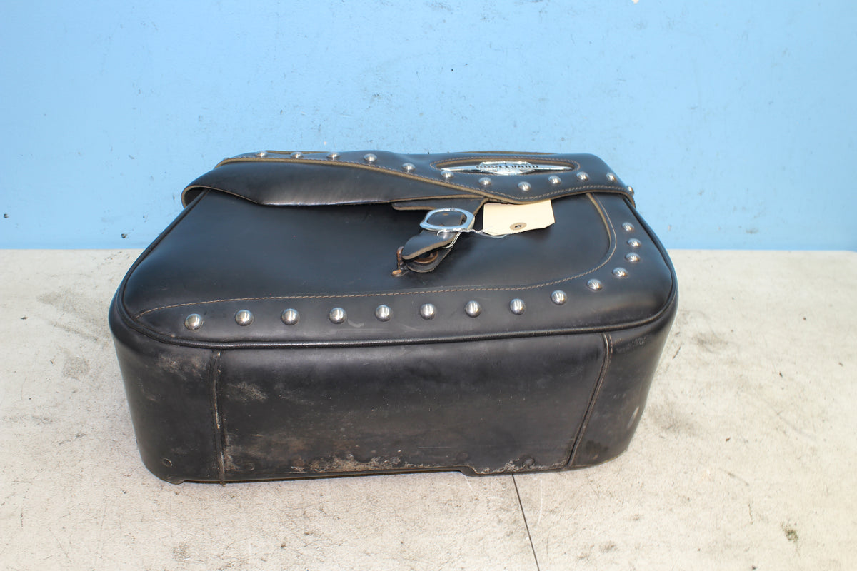 05-25 Suzuki Boulevard VL800 C50 Right Saddle Bag Storage Luggage *DMG*