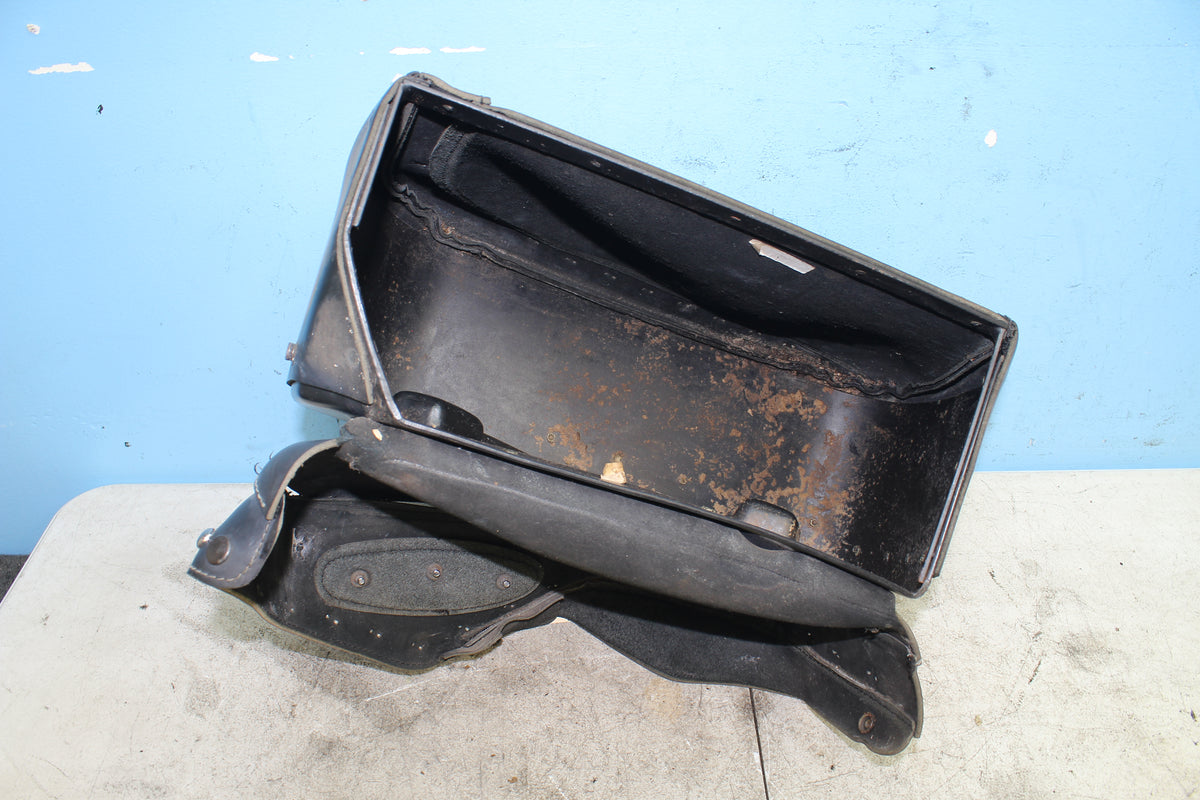 05-25 Suzuki Boulevard VL800 C50 Right Saddle Bag Storage Luggage *DMG*