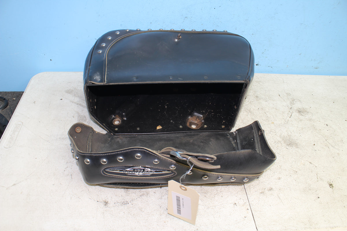 05-25 Suzuki Boulevard VL800 C50 Right Saddle Bag Storage Luggage *DMG*