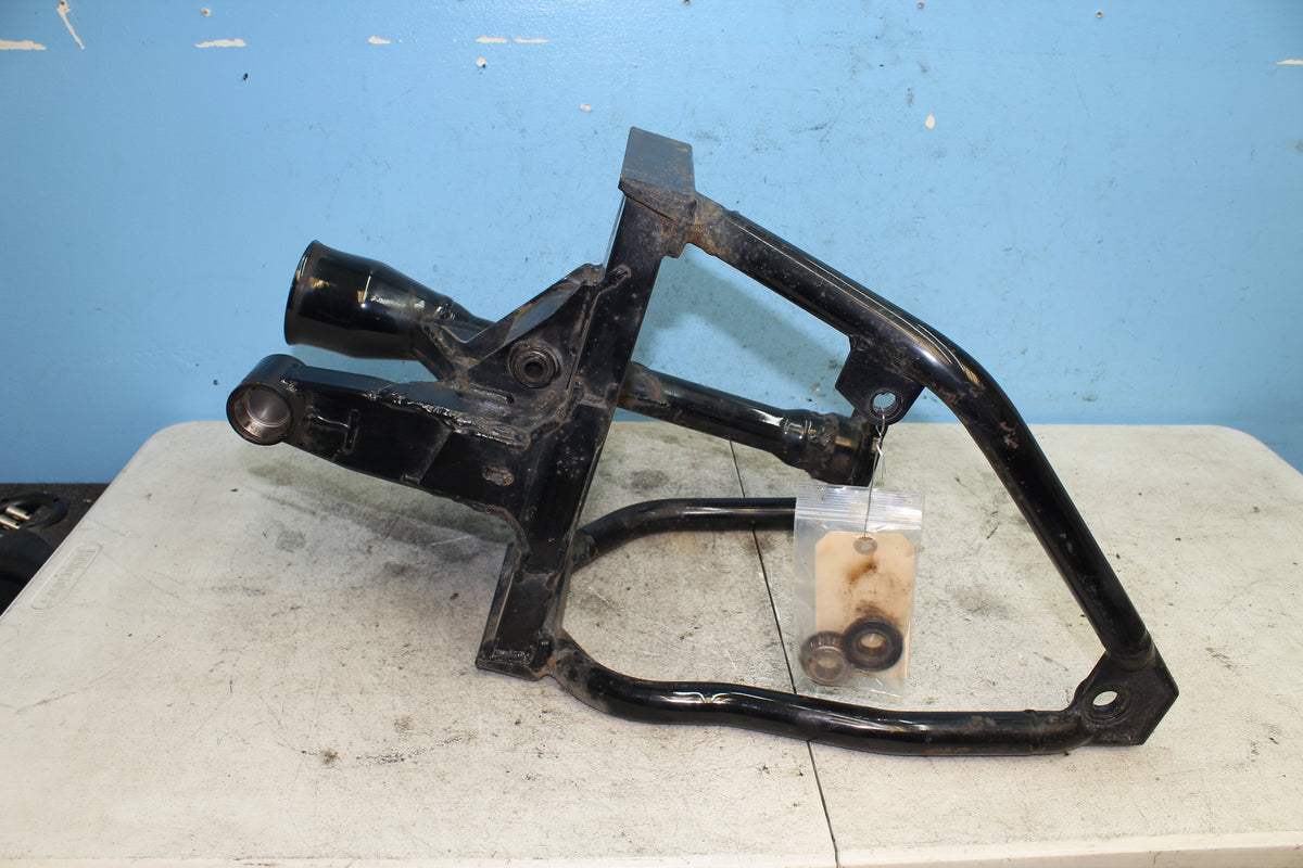 01-25 Suzuki Boulevard VL800 C50 Swing Arm Swingarm Rear Fork Suspension