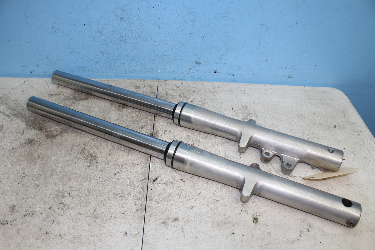 05-25 Suzuki Boulevard VL800 C50 Fork Left Right Tube Legs