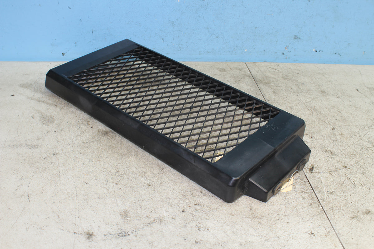 01-25 Suzuki Boulevard VL800 C50 Radiator Grille Cover Rad Trim Bezel