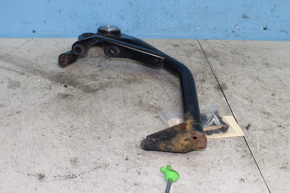 06-07 Suzuki Boulevard VL800 C50 Left Swing Arm Bracket Swingarm Support Mount