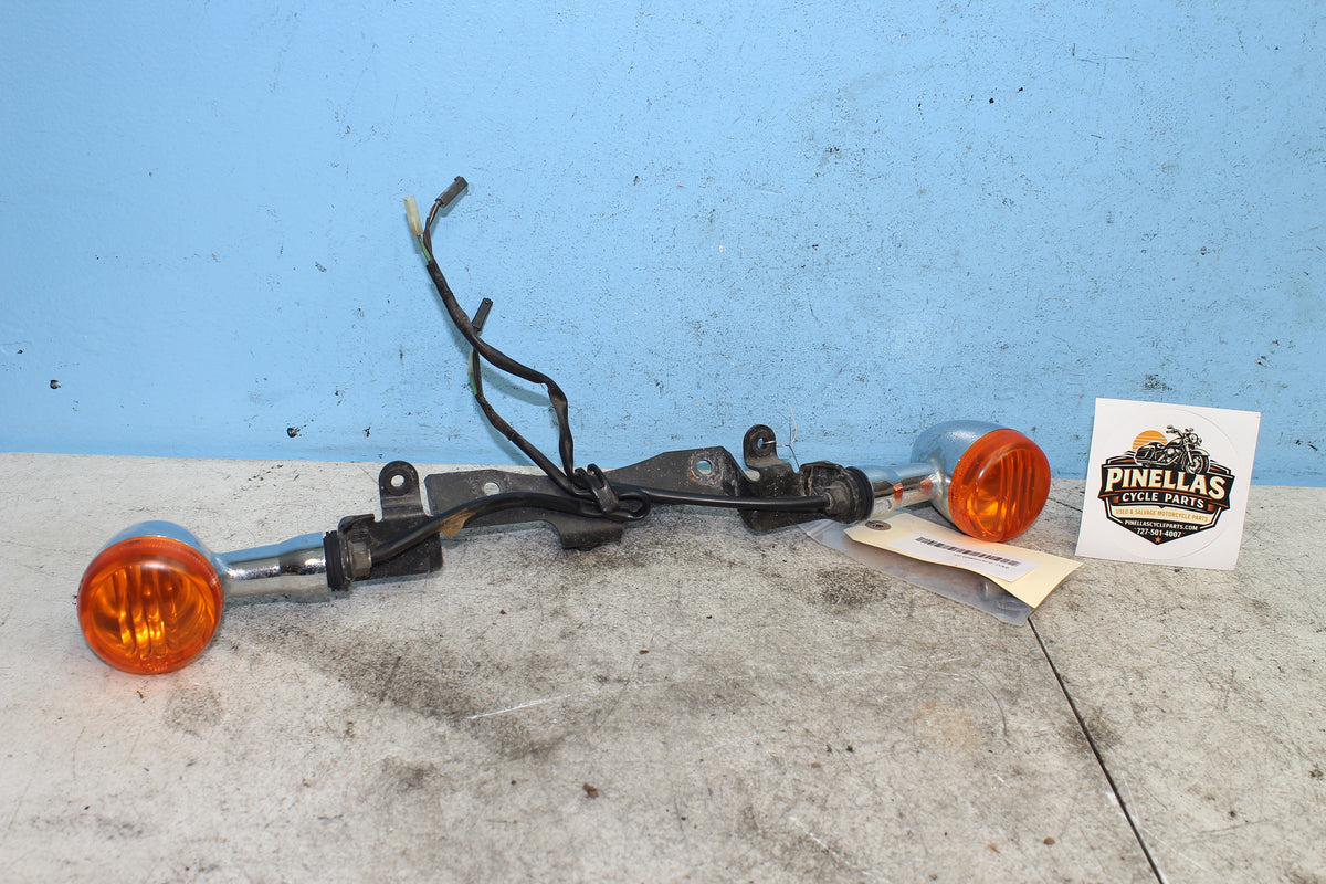 04-25 Suzuki Boulevard VL800 C50 Front Turn Signal Light Bar Mount Left Right