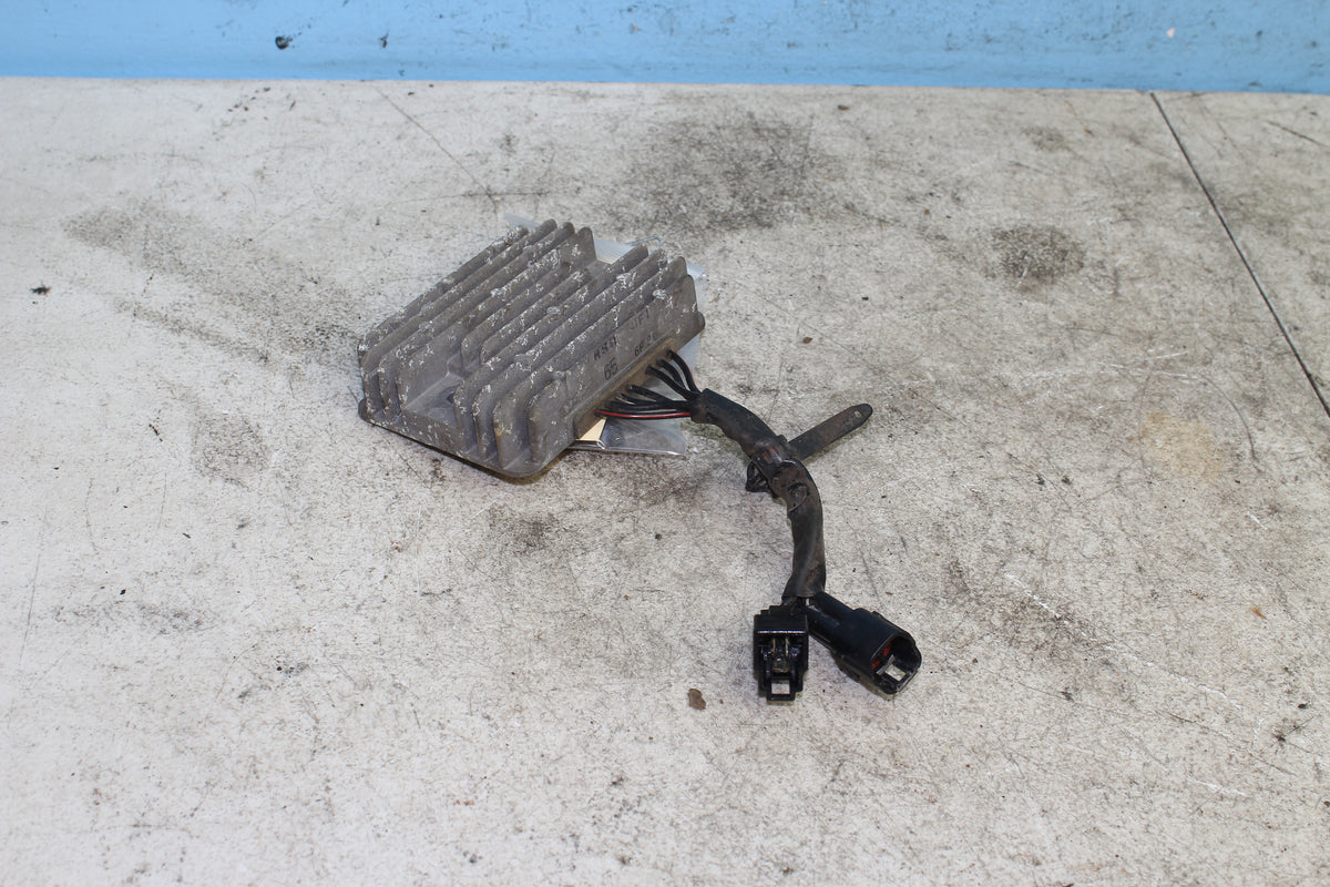 05-25 Suzuki Boulevard VL800 C50 Rectifier Volt Regulator