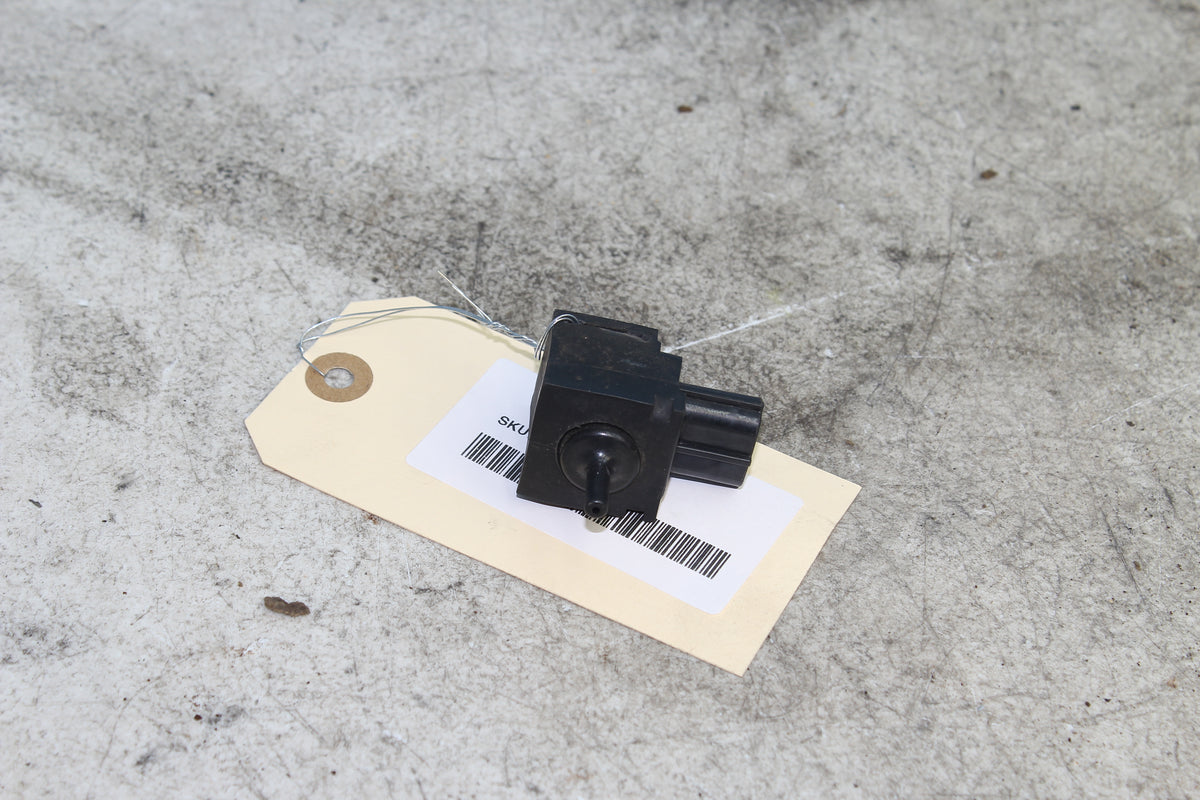 05-14 Suzuki Boulevard VL800 C50 Pressure Sensor MAP Intake Air Carb 18591-42F00