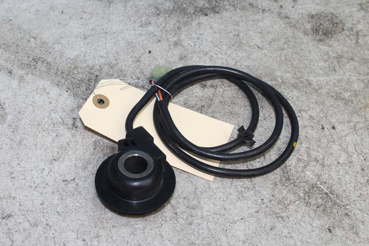 05-19 Suzuki Boulevard VL800 C50 Speed Sensor Front Wheel Speedo Pick Up