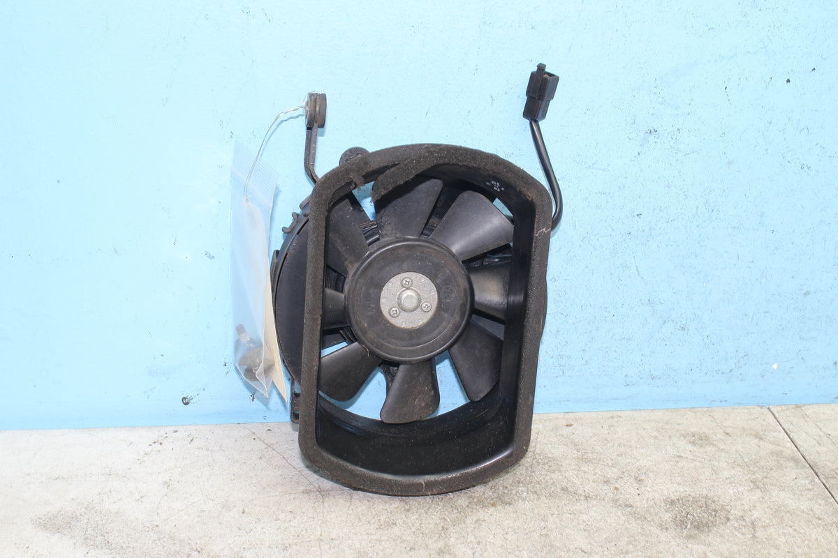 05-25 Suzuki Boulevard VL800 C50 Rad Cooling Fan Radiator Engine Motor Coolant