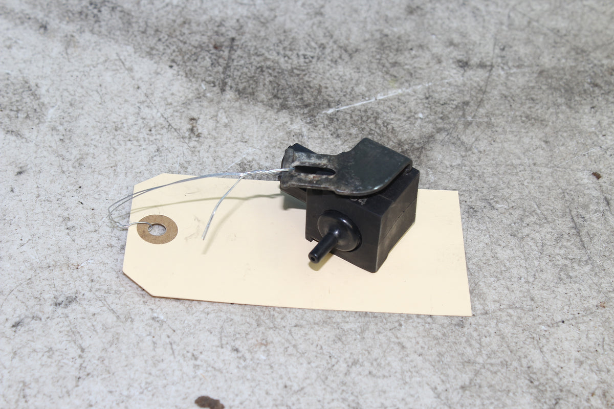 05-14 Suzuki Boulevard VL800 C50 Pressure Sensor MAP Air Carb Intake 18591-42F00