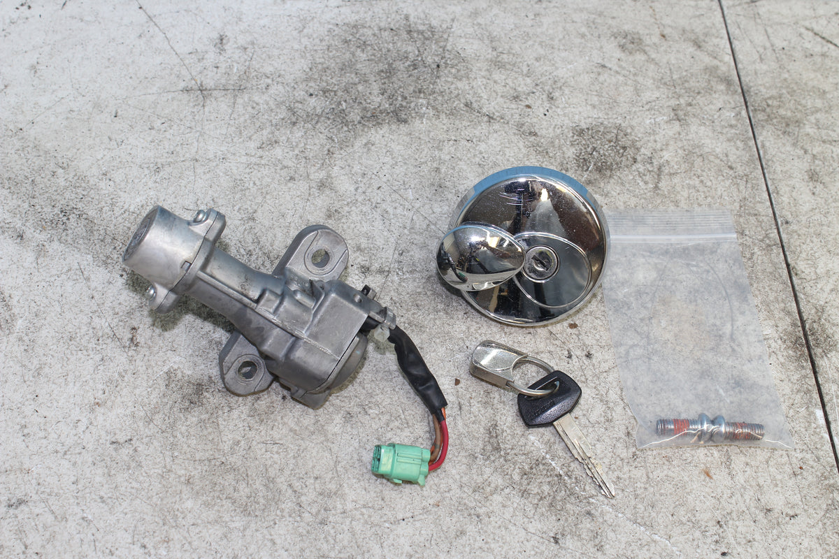 07-25 Suzuki Boulevard VL800 C50 Ignition Switch Gas Fuel Cap Lockset w/ Key
