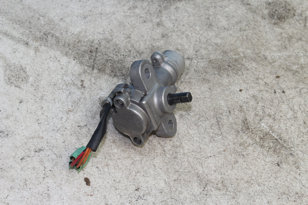 07-25 Suzuki Boulevard VL800 C50 Ignition Switch Gas Fuel Cap Lockset w/ Key
