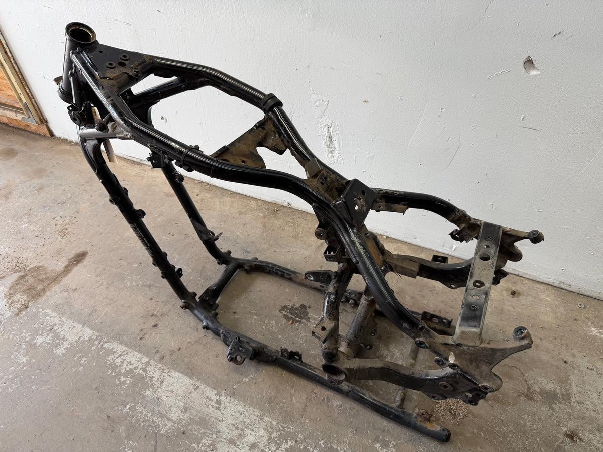 05-09 Suzuki Boulevard VL800 C50 Frame *CLN*