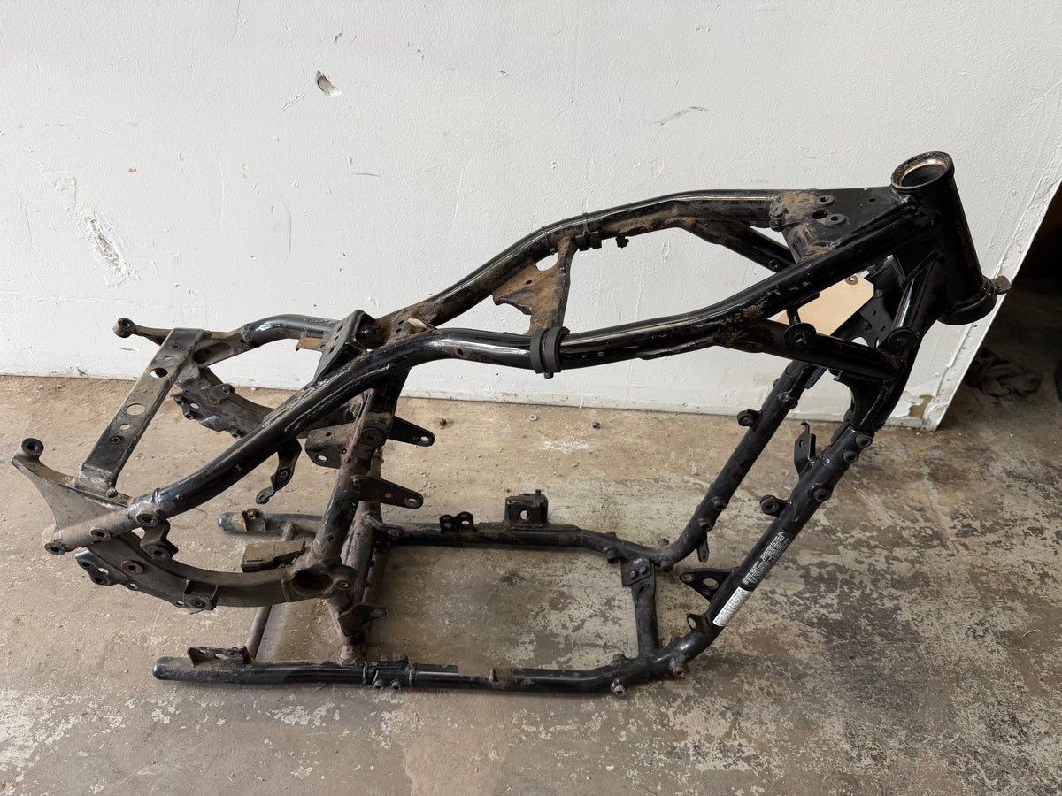 05-09 Suzuki Boulevard VL800 C50 Frame *CLN*