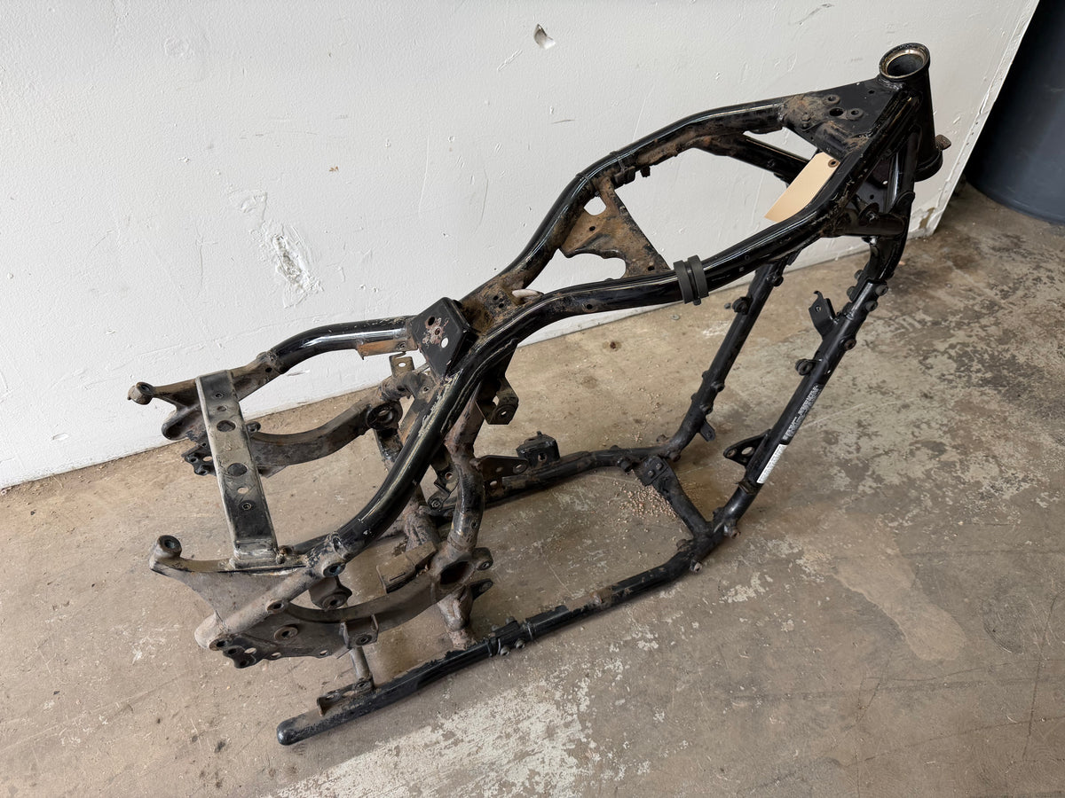 05-09 Suzuki Boulevard VL800 C50 Frame *CLN*