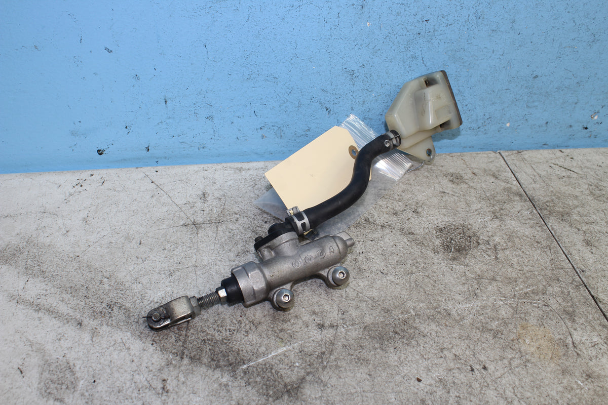 99-02 Suzuki GSX1300R Hayabusa Rear Brake Master Cylinder 69600-33C00