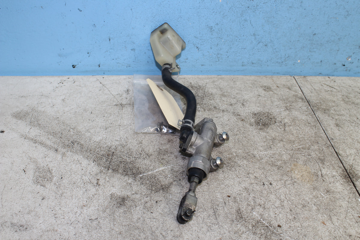 99-02 Suzuki GSX1300R Hayabusa Rear Brake Master Cylinder 69600-33C00