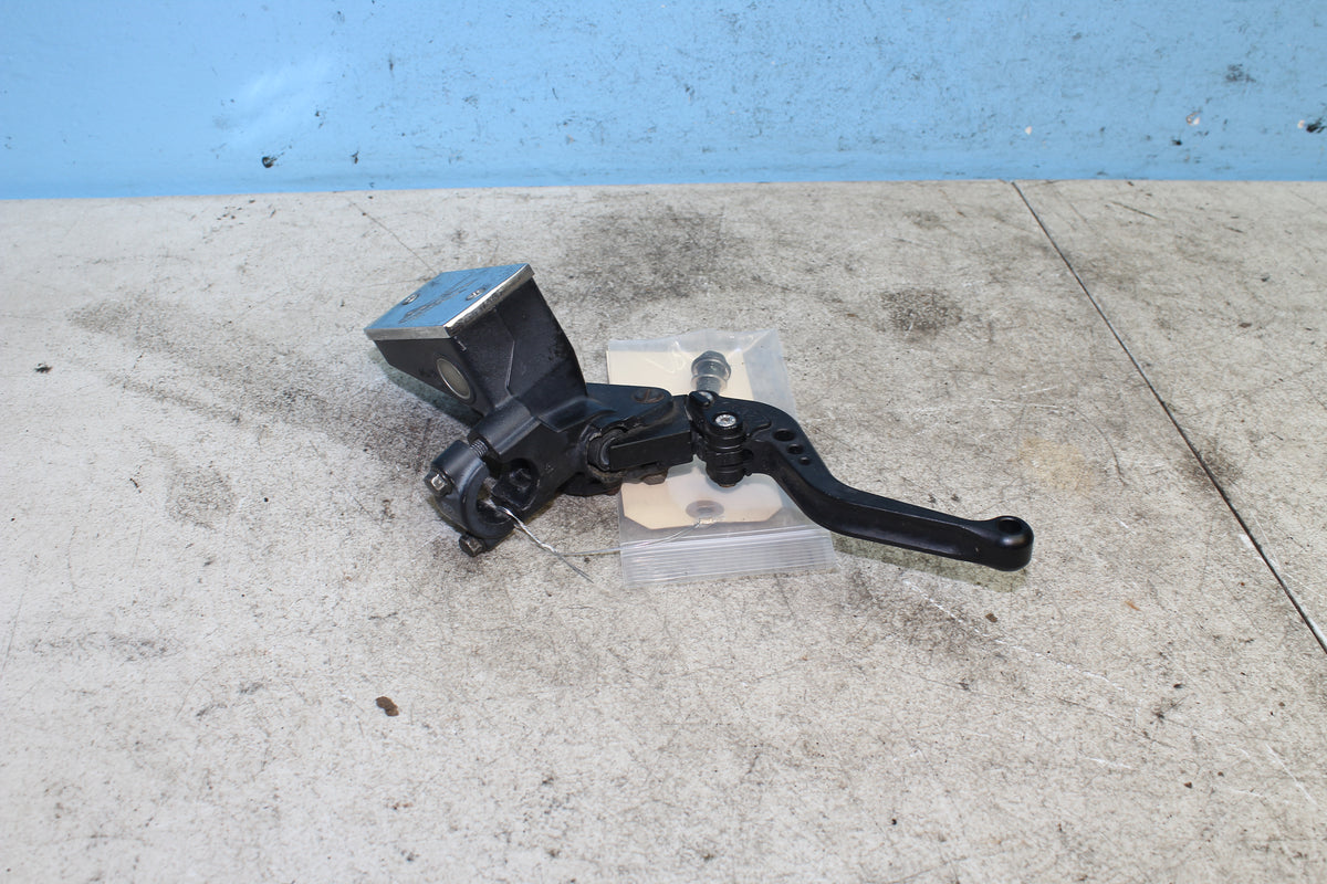 99-07 Suzuki GSX1300R Hayabusa Front Brake Master Cylinder Lever Bar Perch