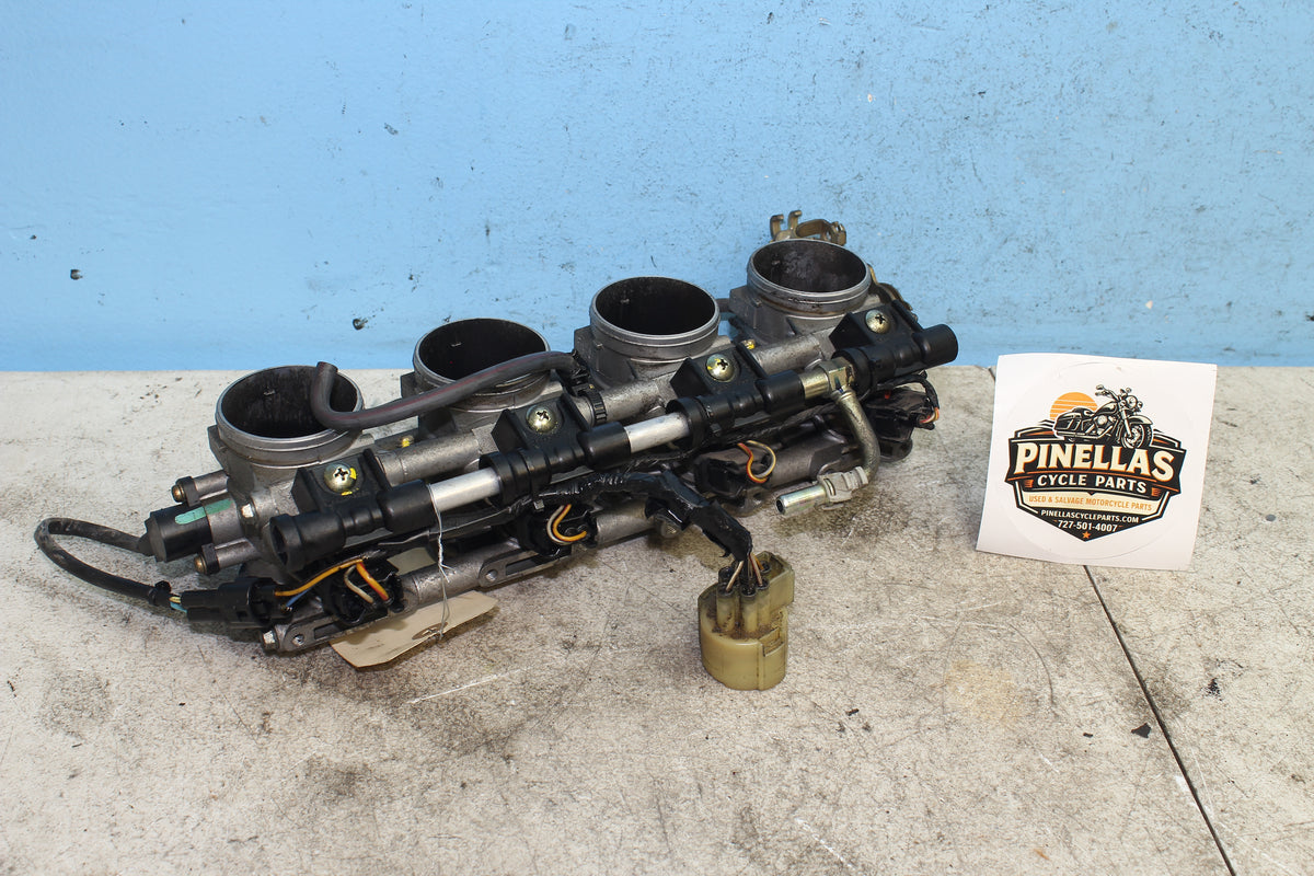 01-07 Suzuki GSX1300R Hayabusa Throttle Body Injectors Fuel Gas Rail