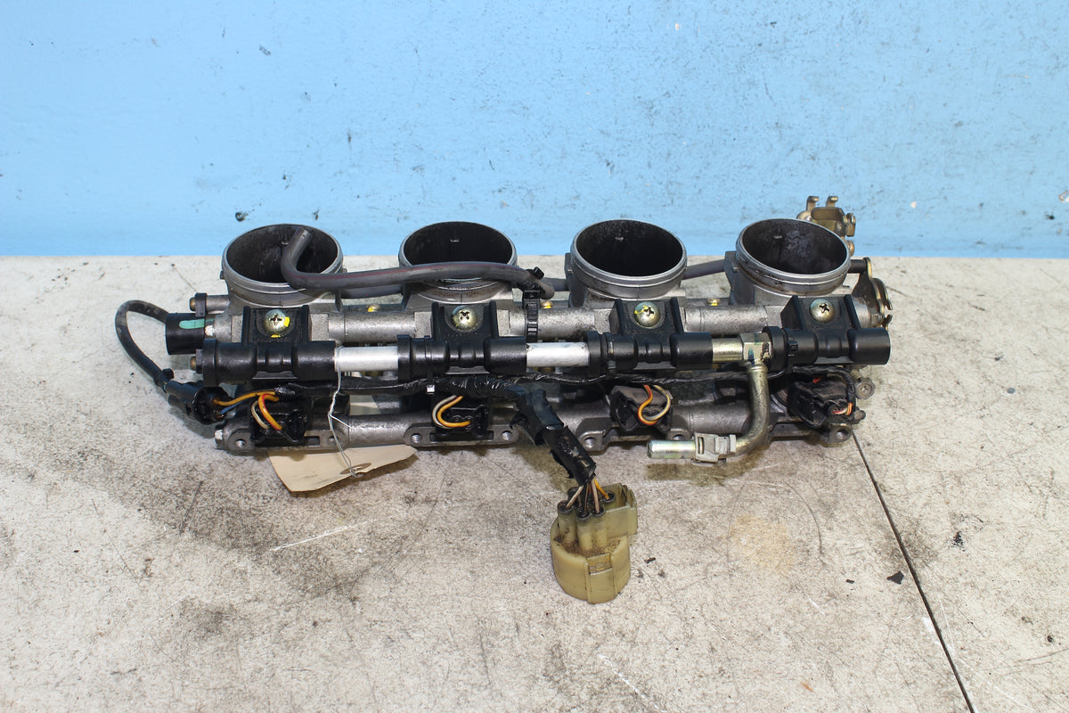 01-07 Suzuki GSX1300R Hayabusa Throttle Body Injectors Fuel Gas Rail