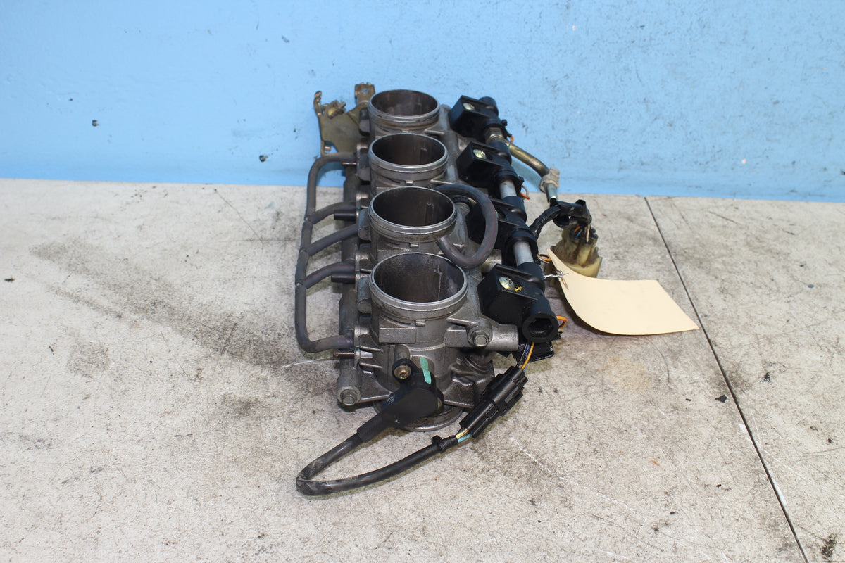 01-07 Suzuki GSX1300R Hayabusa Throttle Body Injectors Fuel Gas Rail