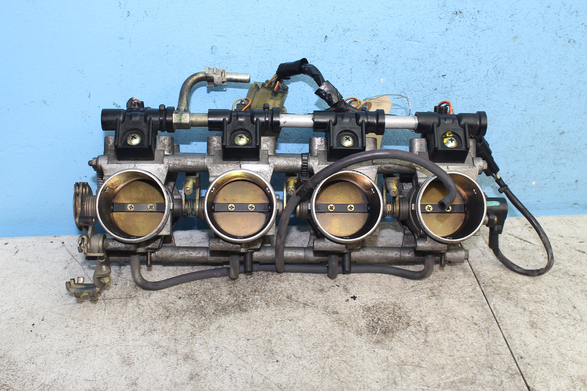 01-07 Suzuki GSX1300R Hayabusa Throttle Body Injectors Fuel Gas Rail