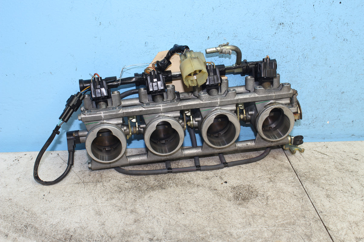 01-07 Suzuki GSX1300R Hayabusa Throttle Body Injectors Fuel Gas Rail