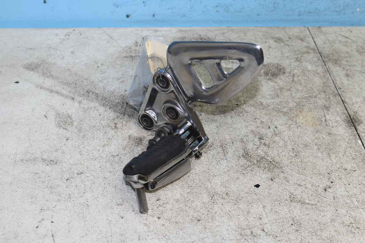 99-07 Suzuki GSX1300R Hayabusa Left Driver Foot Peg Rest Mount