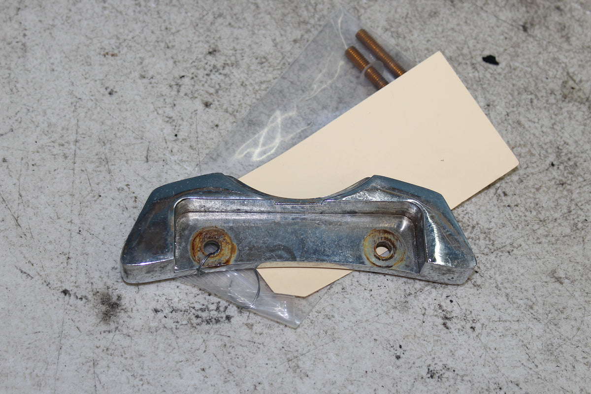 99-07 Suzuki GSX1300R Hayabusa Tank Mount Front Chrome Bracket Holder