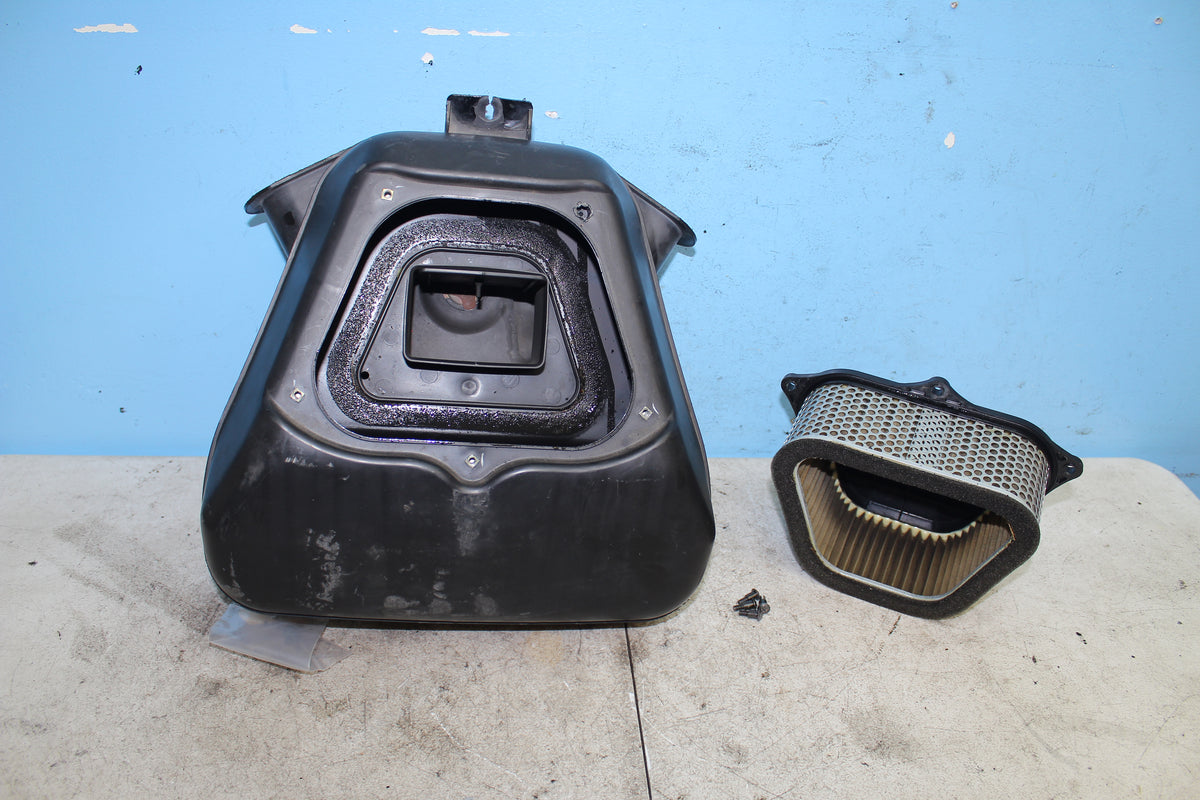 99-07 Suzuki GSX1300R Hayabusa Airbox Air Cleaner Filter Housing