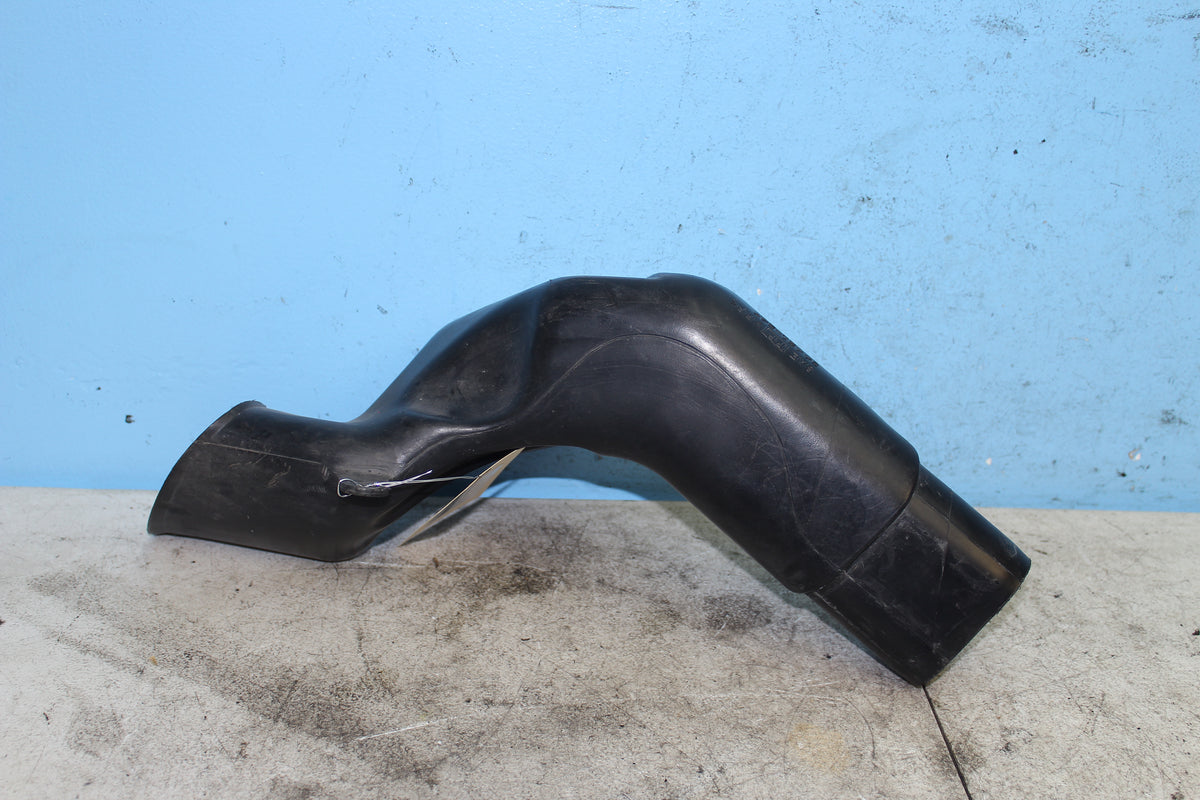 99-07 Suzuki GSX1300R Hayabusa Air Duct Right Intake Tube 94421-24F01