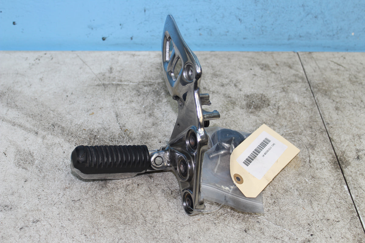 99-07 Suzuki GSX1300R Hayabusa Right Driver Foot Peg Rest Mount