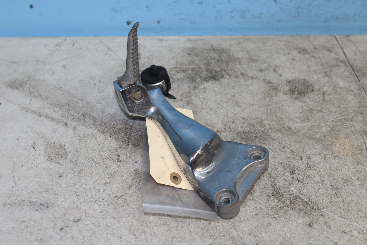 99-07 Suzuki GSX1300R Hayabusa Right Rear Foot Peg Rest Passenger