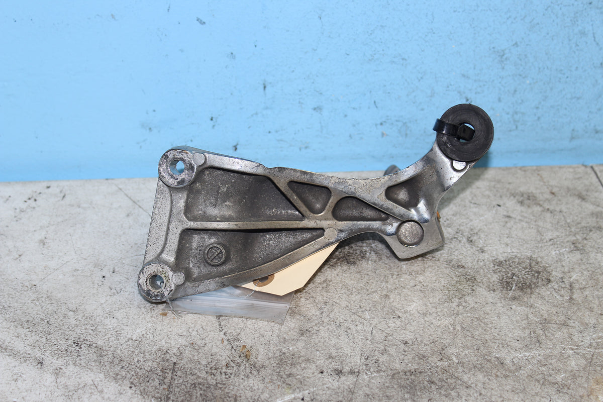 99-07 Suzuki GSX1300R Hayabusa Right Rear Foot Peg Rest Passenger