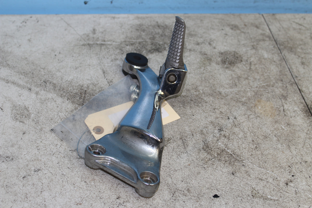 99-07 Suzuki GSX1300R Hayabusa Left Rear Foot Peg Rest Passenger