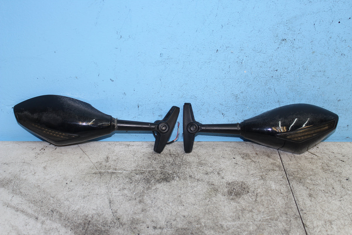 99-07 Suzuki GSX1300R Hayabusa Mirrors Left Right
