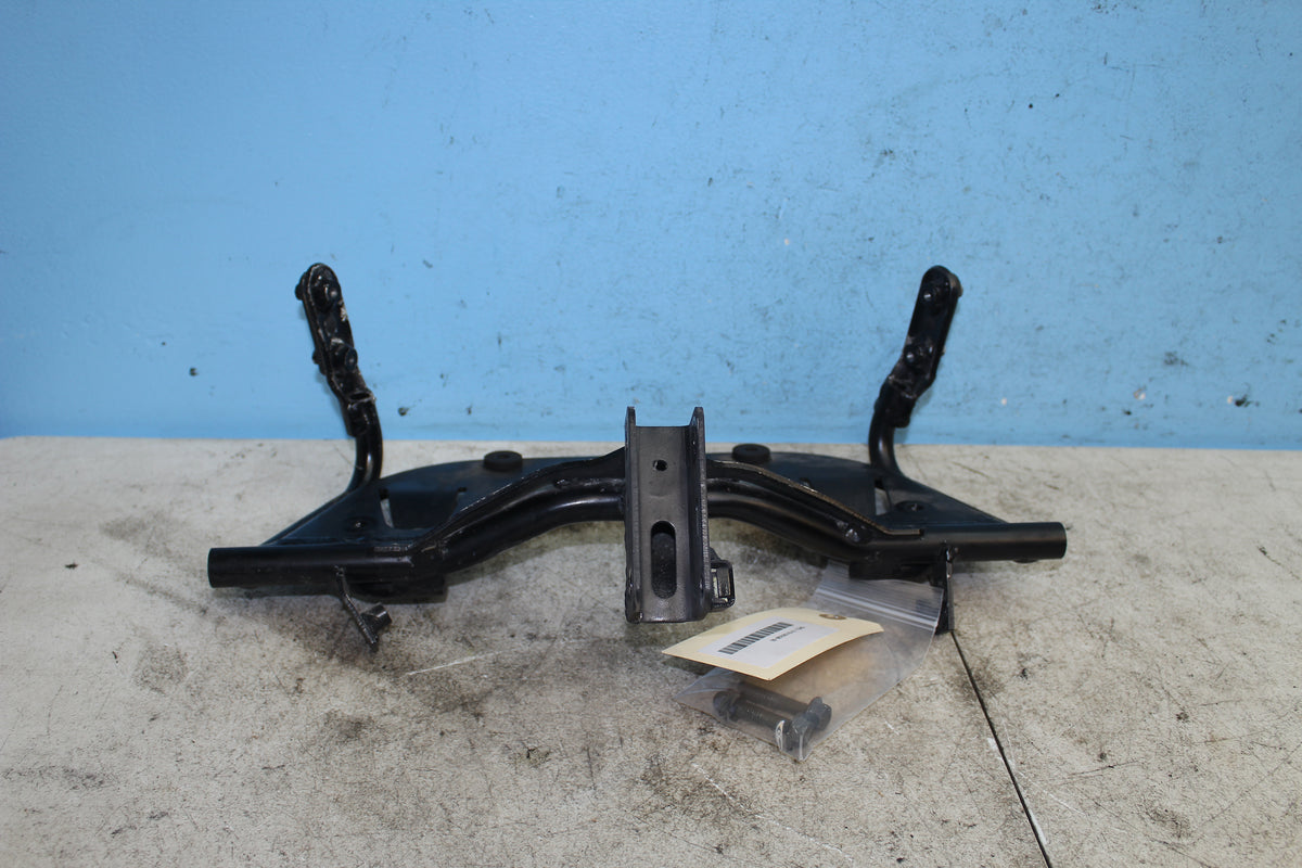 99-07 Suzuki GSX1300R Hayabusa Front Fairing Inner Stay Cowl Mount Bracket