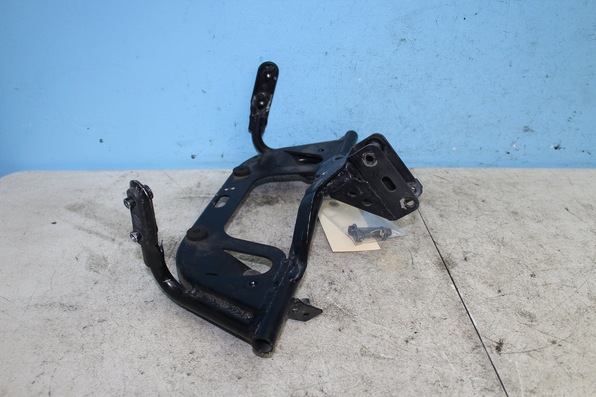 99-07 Suzuki GSX1300R Hayabusa Front Fairing Inner Stay Cowl Mount Bracket