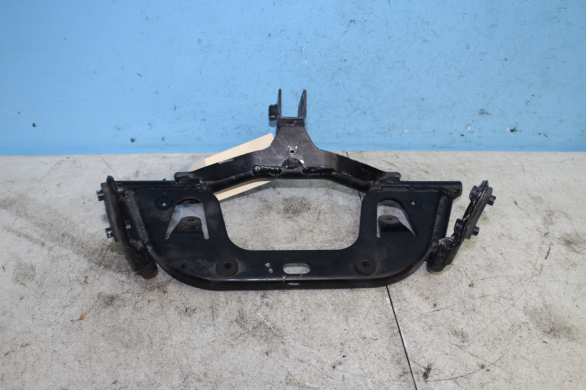 99-07 Suzuki GSX1300R Hayabusa Front Fairing Inner Stay Cowl Mount Bracket