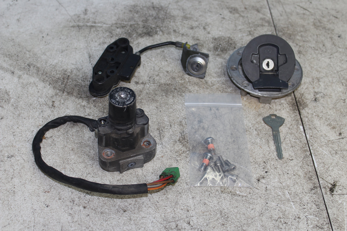 99-07 Suzuki GSX1300R Hayabusa Ignition Lockset Gas Tank Cap Seat Lock KEY