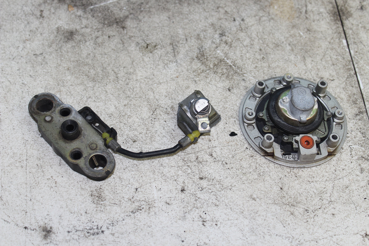 99-07 Suzuki GSX1300R Hayabusa Ignition Lockset Gas Tank Cap Seat Lock KEY