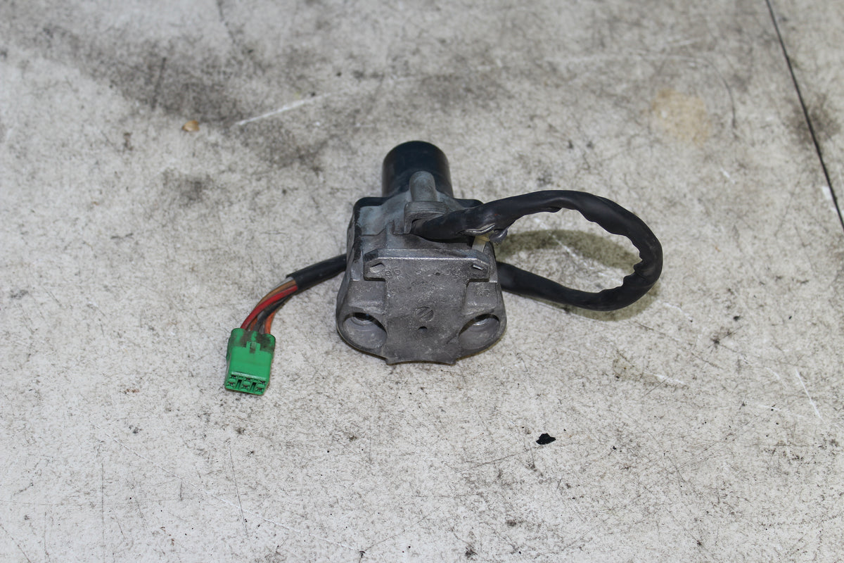 99-07 Suzuki GSX1300R Hayabusa Ignition Lockset Gas Tank Cap Seat Lock KEY
