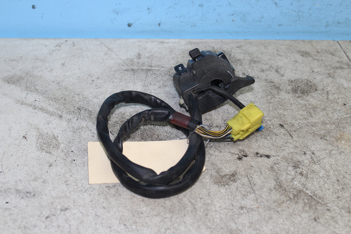 99-07 Suzuki GSX1300R Hayabusa Left Hand Control Headlight Turn Signal Switch