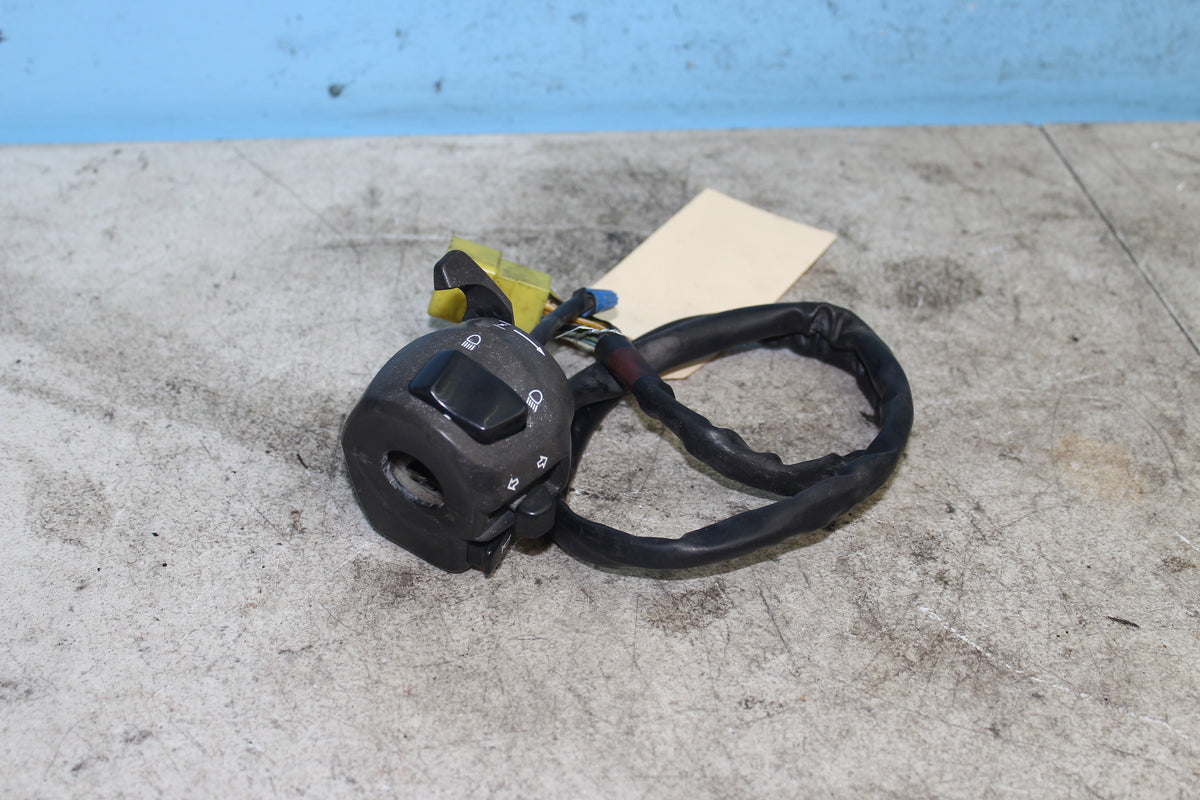 99-07 Suzuki GSX1300R Hayabusa Left Hand Control Headlight Turn Signal Switch