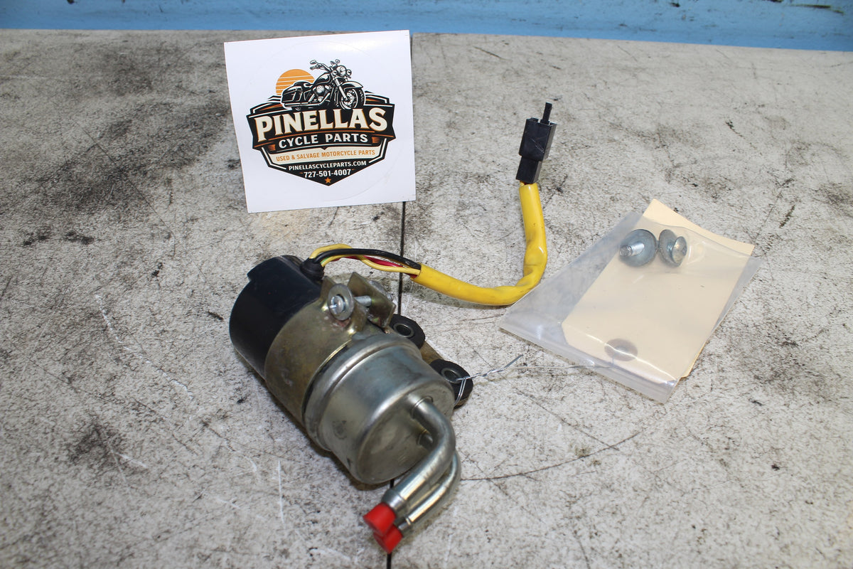 97-04 Suzuki Marauder VZ800 Fuel Pump w/ Bracket