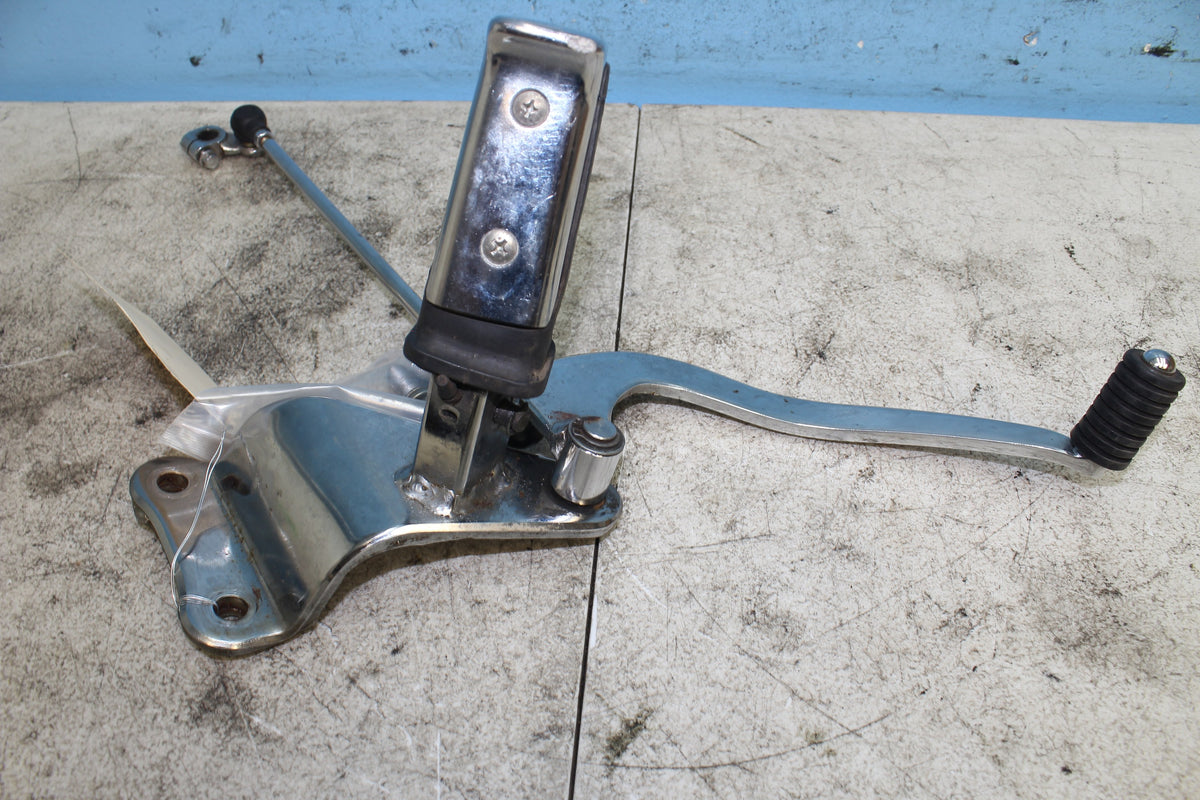 97-04 Suzuki Marauder VZ800 Foot Peg Left Front Footrest Gear Shifter Linkage