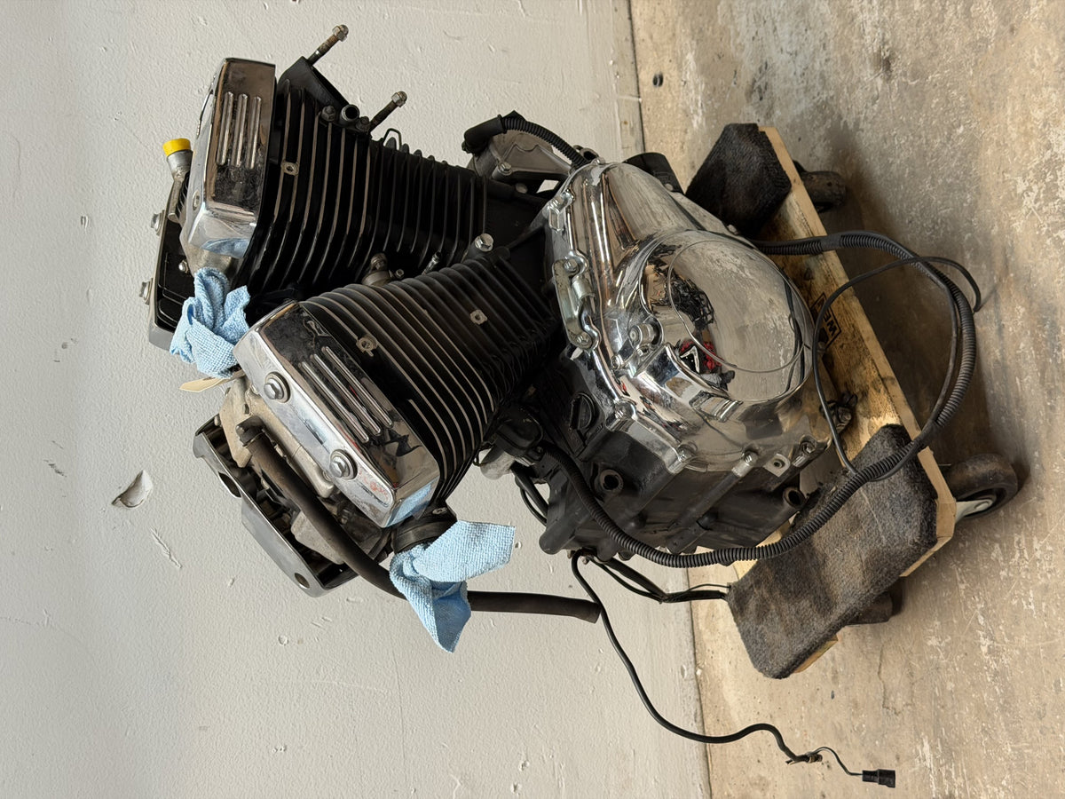 97-04 Suzuki Marauder VZ800 Engine Motor Transmission 11k Miles *RUNS*