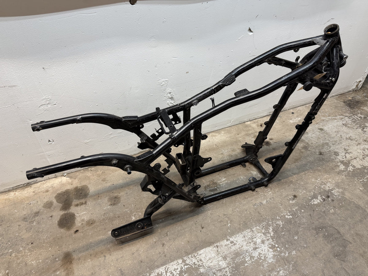 97-04 Suzuki Marauder VZ800 Frame Chassis *CLN*