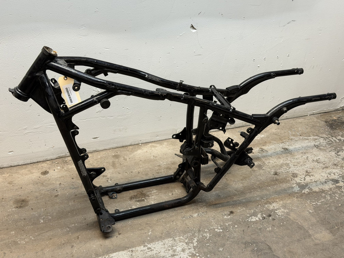 97-04 Suzuki Marauder VZ800 Frame Chassis *CLN*