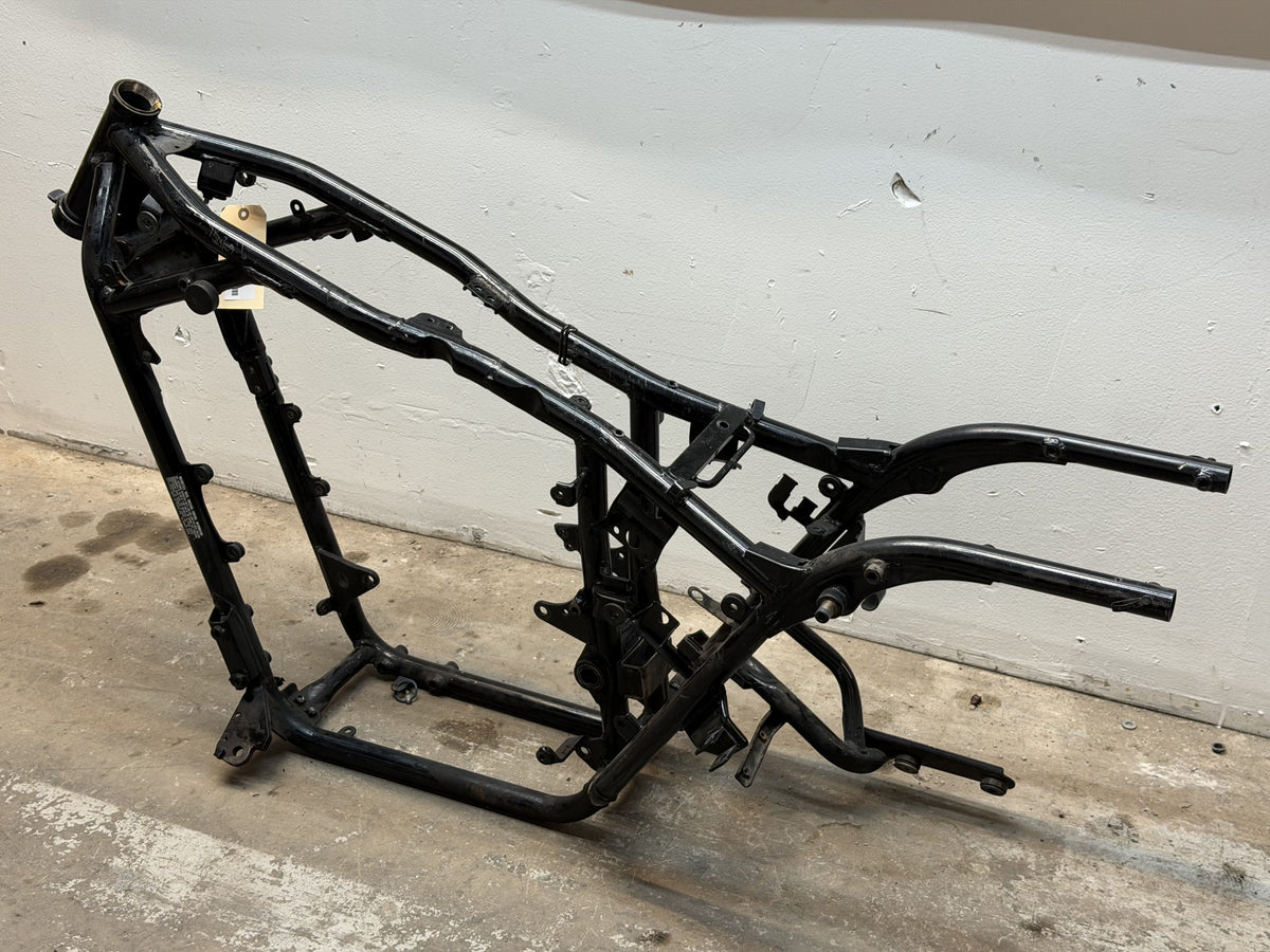 97-04 Suzuki Marauder VZ800 Frame Chassis *CLN*